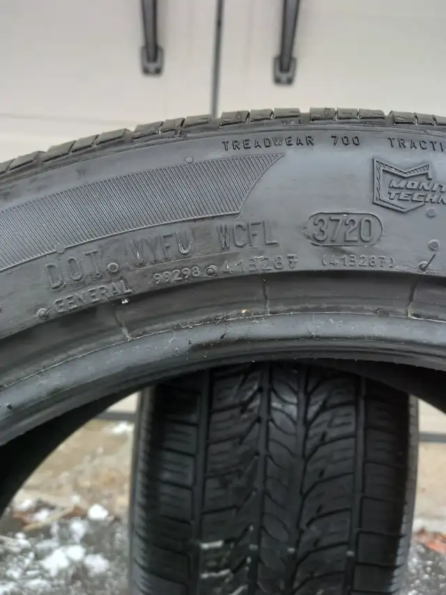 2 tires 235/45/R18 all season. - Photo 4