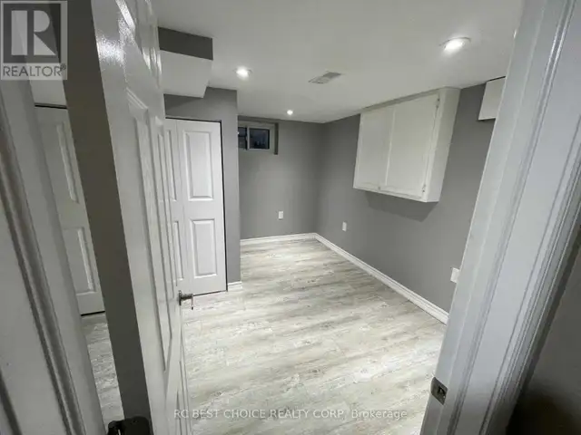 1 bedroom 1 bathroom basement apartment for rent - Photo 4
