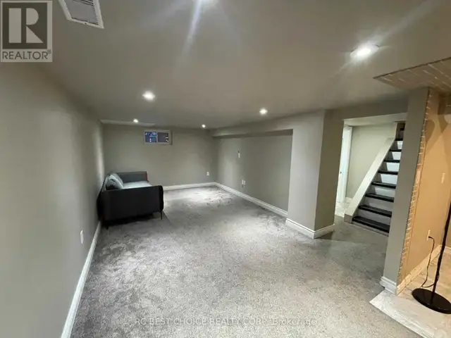 1 bedroom 1 bathroom basement apartment for rent - Photo 8