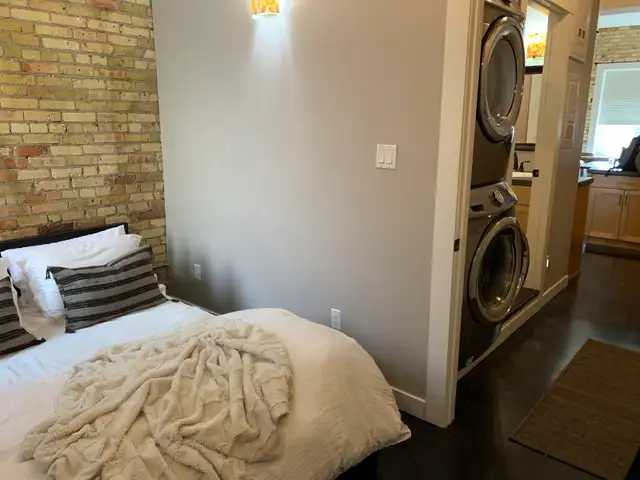 2 Bedroom Loft Apartment - Photo 8