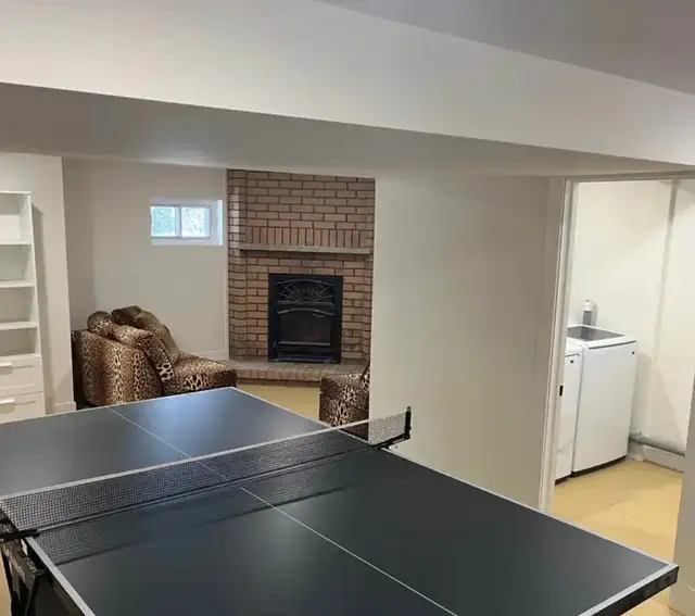 STUDENT HOUSING AVAILABLE – 5 BEDROOM HOUSE