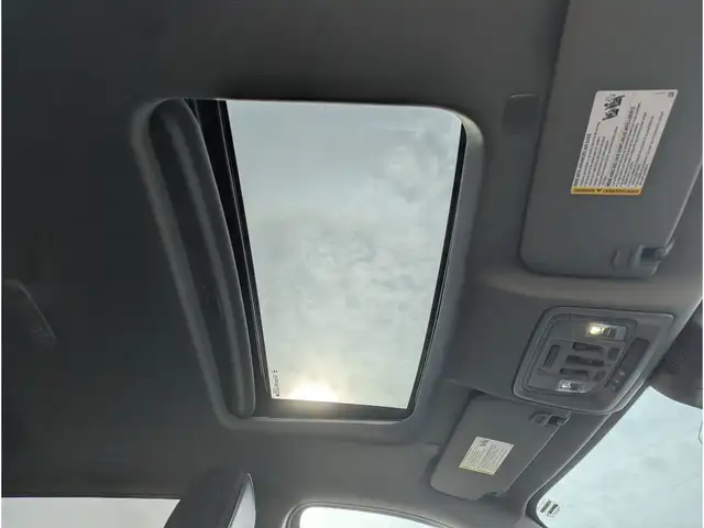 2024 GMC Sierra 3500HD Denali Diesel/Nav/Sunroof/Heads-UP Displa - Photo 3