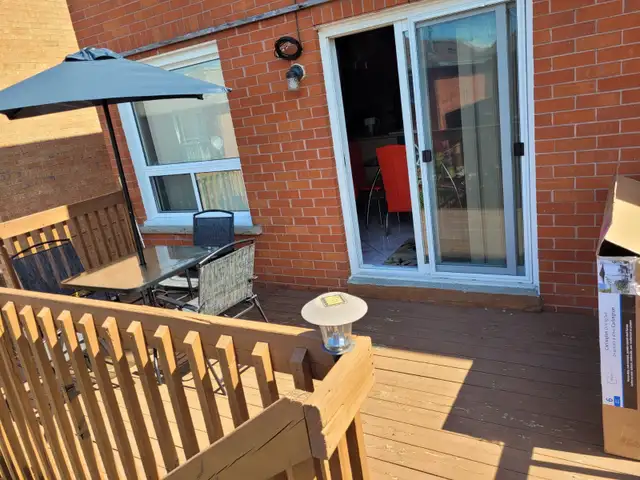 BIG ROOMS FOR RENT SCARBOROUGH FEMALE ONLY - Photo 2