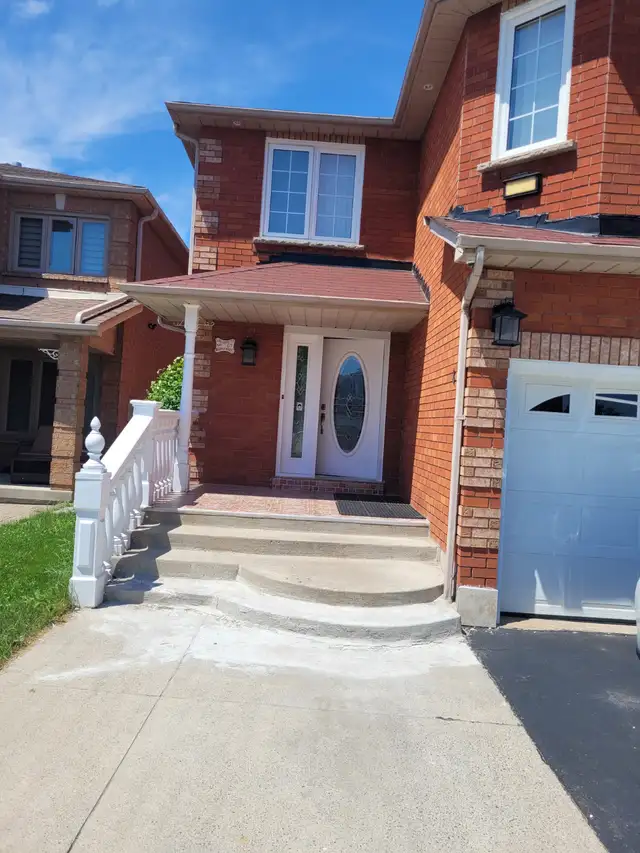 BIG ROOMS FOR RENT SCARBOROUGH FEMALE ONLY - Photo 5