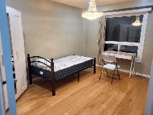 BIG ROOMS FOR RENT SCARBOROUGH FEMALE ONLY - Photo 10