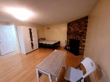 BIG ROOMS FOR RENT SCARBOROUGH FEMALE ONLY - Photo 11