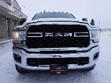 2023 Dodge Ram 2500 BIG HORN, LOADED BUCKETS AND CONSOLE CLEAN T - Photo 4