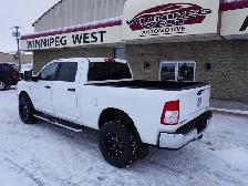 2023 Dodge Ram 2500 BIG HORN, LOADED BUCKETS AND CONSOLE CLEAN T - Photo 9