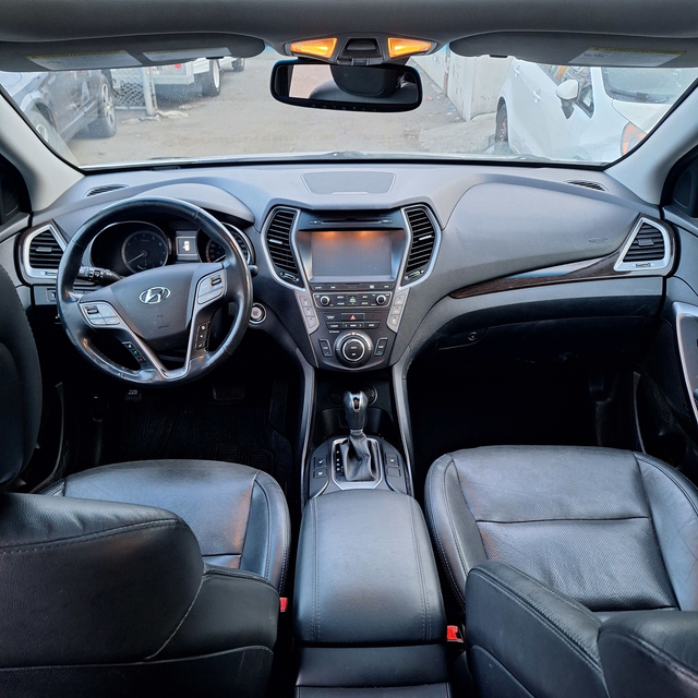 2017 Hyundai Santa Fe XL Luxury AWD, 3.3l 6cyl, 6 seats, extra s - Photo 9