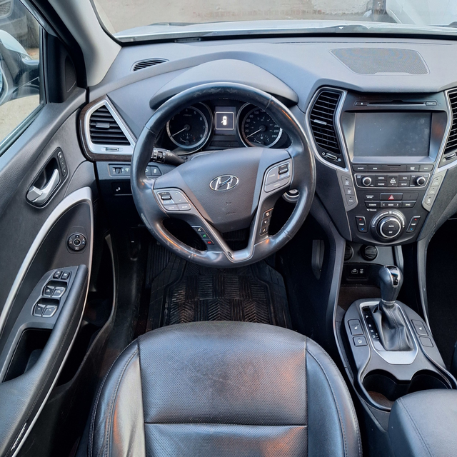 2017 Hyundai Santa Fe XL Luxury AWD, 3.3l 6cyl, 6 seats, extra s - Photo 10