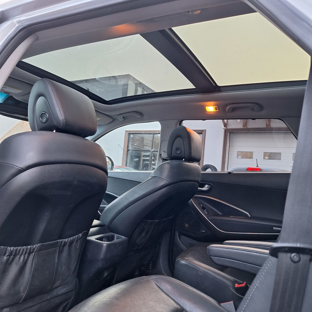 2017 Hyundai Santa Fe XL Luxury AWD, 3.3l 6cyl, 6 seats, extra s - Photo 13