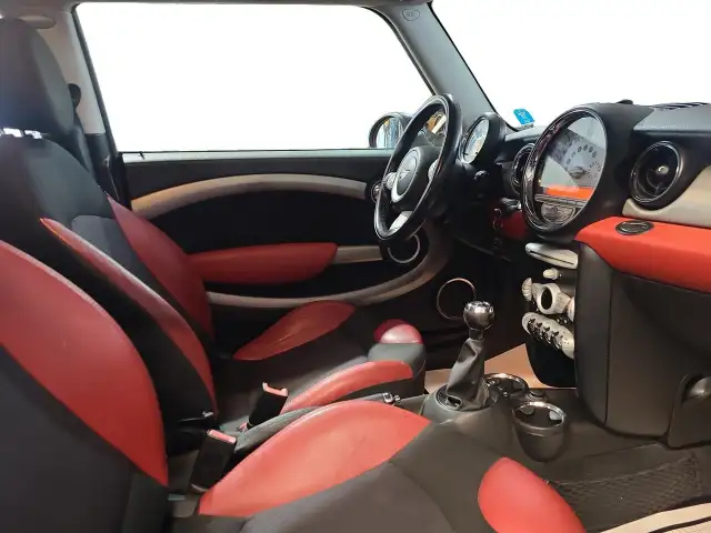 2010 MINI Cooper S - Photo 10