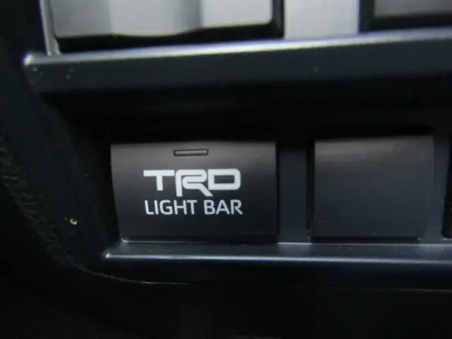 2025 Toyota Tundra 4x4 Crewmax TRD PRO Limited Hybrid LEATHER / - Photo 18