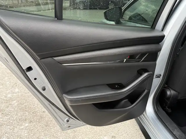 2019 Mazda Mazda3 GS l iACTIV AWD l 2.5L l 4Cyl l Auto l RemoteS - Photo 11