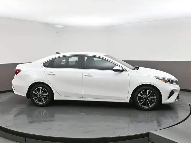 2023 Kia Forte EX Call 902-466-9550 Android Auto / Apple CarPlay - Photo 32