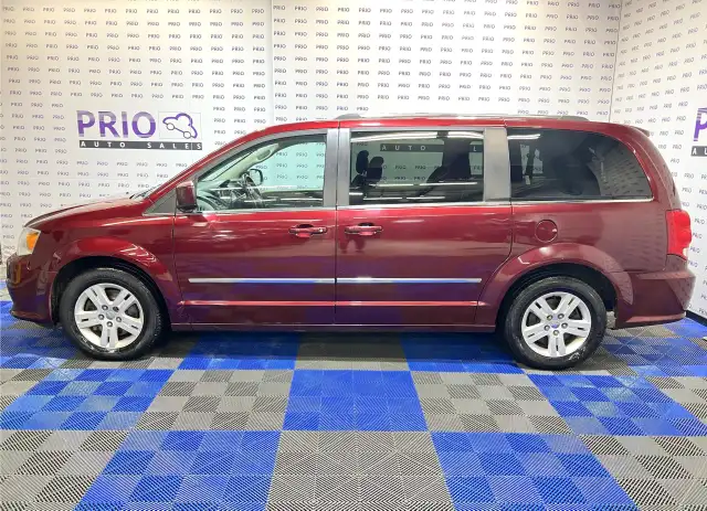 2017 Dodge Grand Caravan - Photo 2