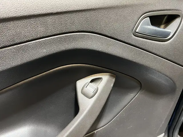 2019 Ford Escape - Photo 16
