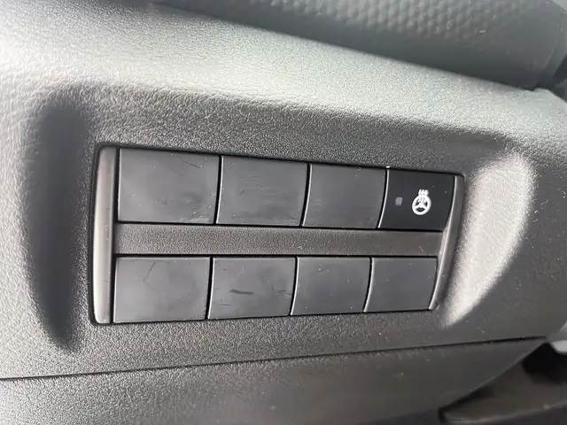 2025 Nissan Kicks Play SV SV | Heated Seats & Steering - Photo 12