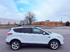 2016 Ford Escape SE 4dr 4x4 Automatic - Photo 11