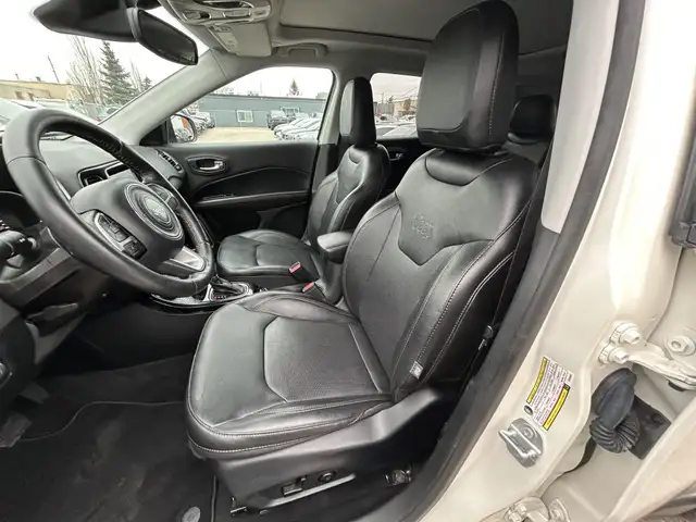 2018 Jeep Compass LIMITED 4X4/NAVIGATION/B.CAM/PANO ROOF/FINANCI - Photo 37