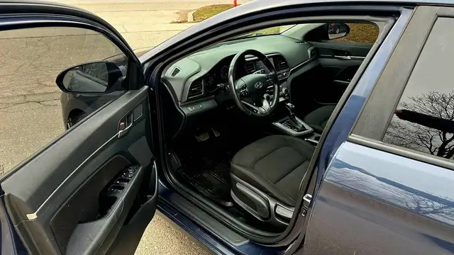 2020 Hyundai Elantra Preferred IVT | NO ACCIDENTS | HEATED STEER - Photo 8