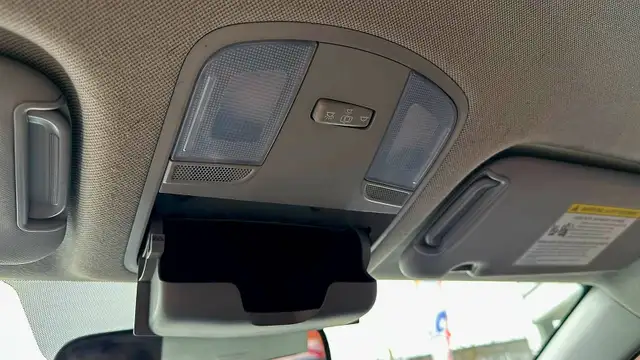 2020 Hyundai Elantra Preferred IVT | NO ACCIDENTS | HEATED STEER - Photo 13
