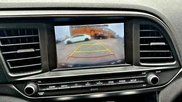 2020 Hyundai Elantra Preferred IVT | NO ACCIDENTS | HEATED STEER - Photo 14