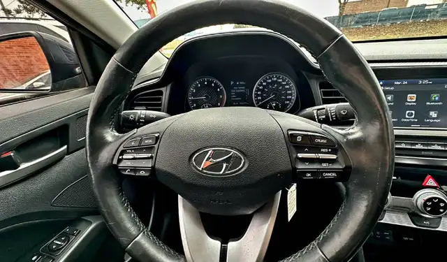 2020 Hyundai Elantra Preferred IVT | NO ACCIDENTS | HEATED STEER - Photo 18