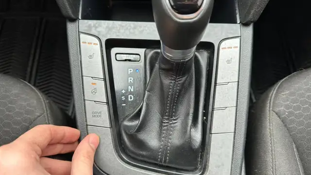 2020 Hyundai Elantra Preferred IVT | NO ACCIDENTS | HEATED STEER - Photo 21