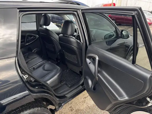 2010 Toyota RAV4 Sport V6 - Photo 17