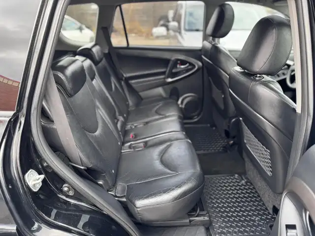 2010 Toyota RAV4 Sport V6 - Photo 18