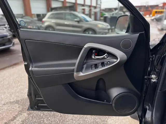 2010 Toyota RAV4 Sport V6 - Photo 26