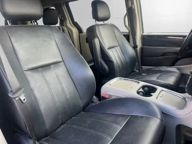 2014 Dodge Grand Caravan CREW | CLEAN CARFAX | LEATHER | BACK-UP - Photo 15