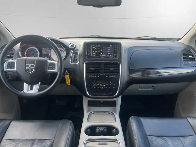 2014 Dodge Grand Caravan CREW | CLEAN CARFAX | LEATHER | BACK-UP - Photo 16