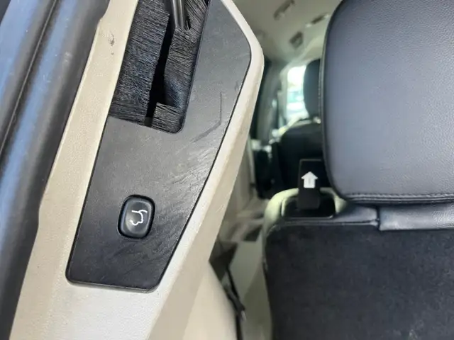 2014 Dodge Grand Caravan CREW | CLEAN CARFAX | LEATHER | BACK-UP - Photo 25