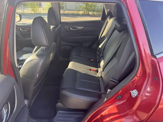 2016 Nissan Rogue SV - Photo 17