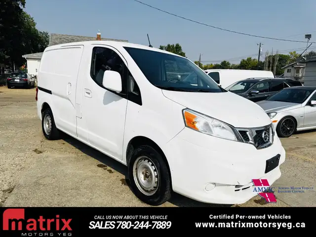 2013 Nissan NV200 SV - Photo 5