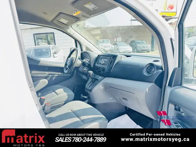 2013 Nissan NV200 SV - Photo 16