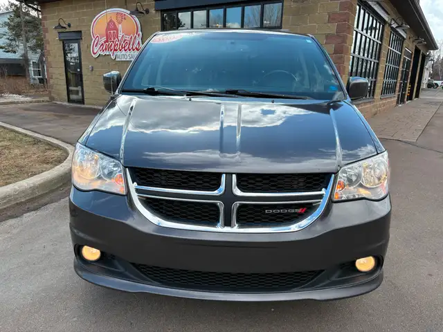 2018 Dodge Grand Caravan CVP/SXT DVD! Leather! Power Sliding... - Photo 2
