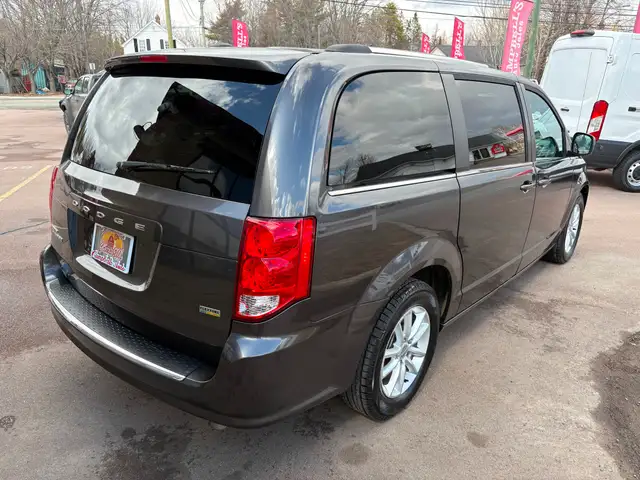 2018 Dodge Grand Caravan CVP/SXT DVD! Leather! Power Sliding... - Photo 6