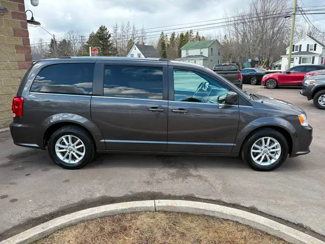 2018 Dodge Grand Caravan CVP/SXT DVD! Leather! Power Sliding... - Photo 7