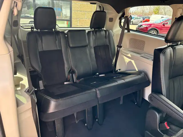 2018 Dodge Grand Caravan CVP/SXT DVD! Leather! Power Sliding... - Photo 18
