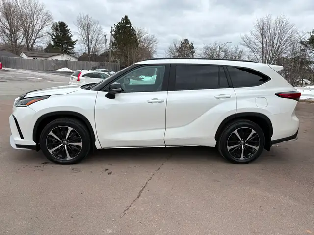 2021 Toyota Highlander XSE Sunroof! 3 Row 7 Passenger! - Photo 4