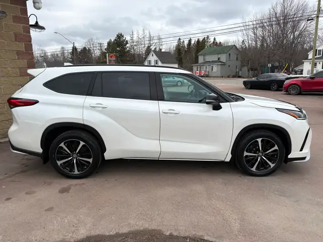 2021 Toyota Highlander XSE Sunroof! 3 Row 7 Passenger! - Photo 7