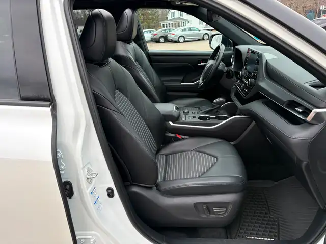 2021 Toyota Highlander XSE Sunroof! 3 Row 7 Passenger! - Photo 17