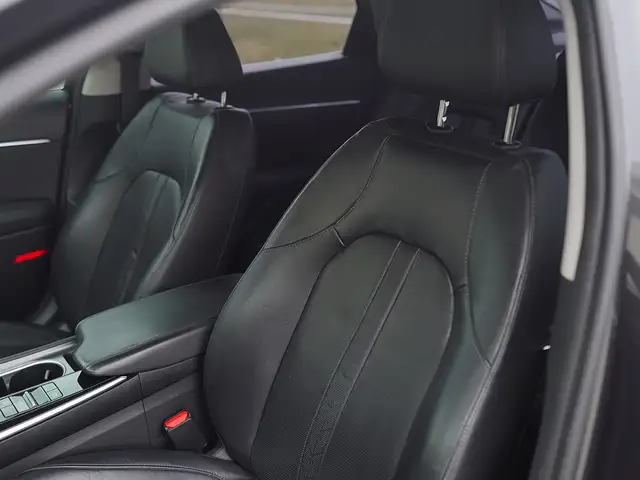 2021 Hyundai Sonata 1.6T Sport, Leather Seats, Remote Start, Bos - Photo 35