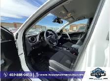 2017 Toyota RAV4 LE  Hybrid - Photo 11