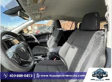 2017 Toyota RAV4 LE  Hybrid - Photo 15