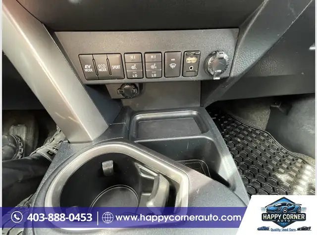 2017 Toyota RAV4 LE  Hybrid - Photo 30