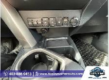 2017 Toyota RAV4 LE  Hybrid - Photo 30